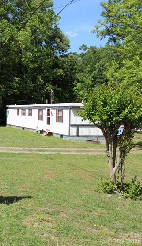 221 37th Street SW, Hickory, NC 28602