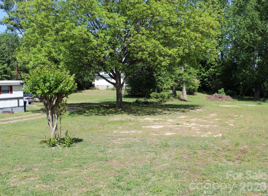 221 37th Street SW, Hickory, NC 28602