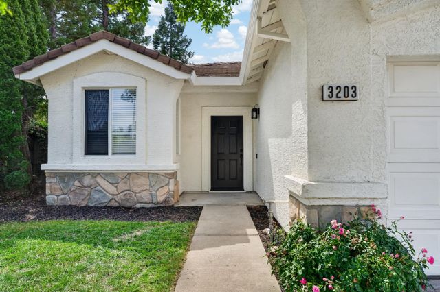 3203 Europa St, Roseville, CA 95661