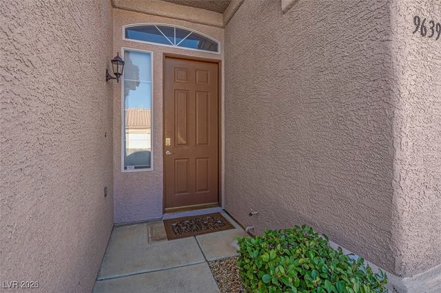 9639 Moonlit Sky Avenue, Las Vegas, NV 89147