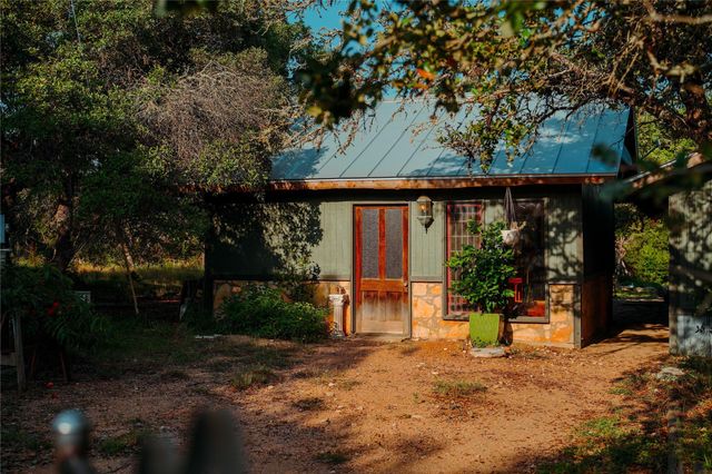 435 Spangenberg RD, Blanco, TX 78623
