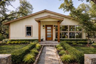 435 Spangenberg RD, Blanco, TX 78623