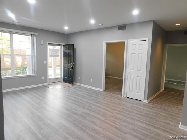 3907 Cherry Creek Lane, Sterling Heights, MI 48314