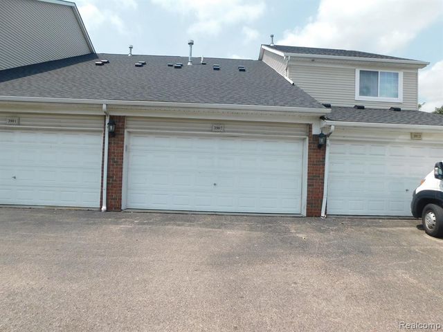 3907 Cherry Creek Lane, Sterling Heights, MI 48314