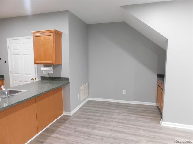 3907 Cherry Creek Lane, Sterling Heights, MI 48314