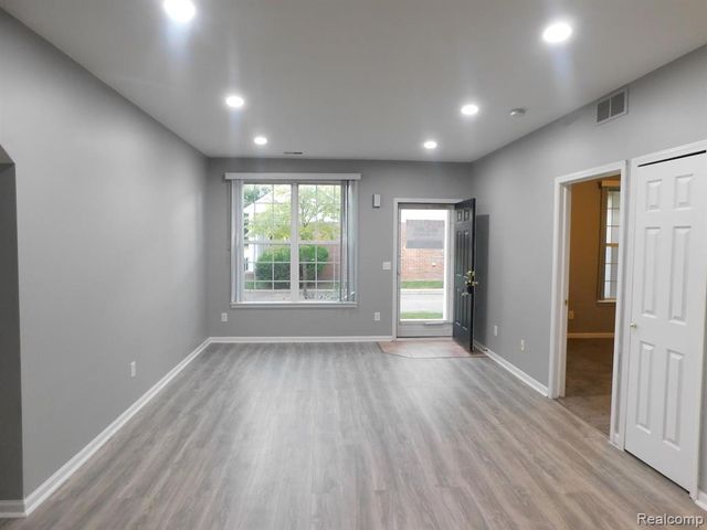 3907 Cherry Creek Lane, Sterling Heights, MI 48314