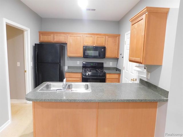 3907 Cherry Creek Lane, Sterling Heights, MI 48314