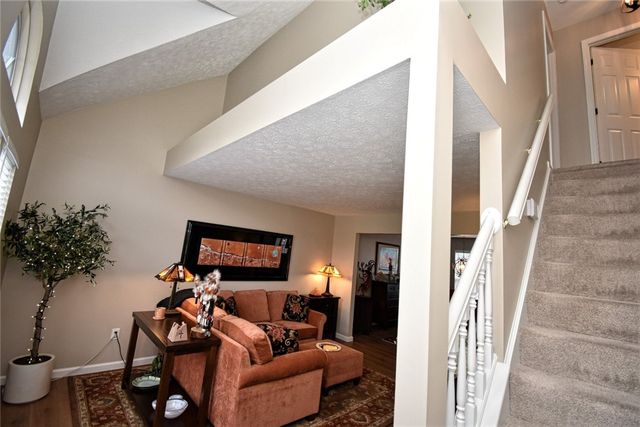 121 Sedeca Dr, North Strabane, PA 15317