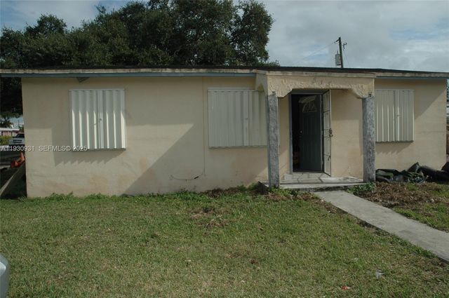 813 NW 6th Ave, Florida City, FL 33034