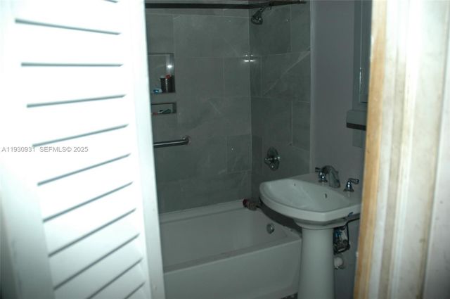 813 NW 6th Ave, Florida City, FL 33034