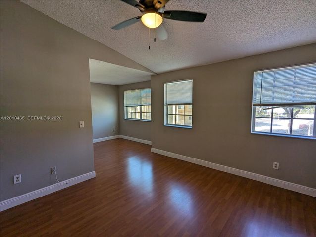 18308 NW 68th Ave D, Hialeah, FL 33015