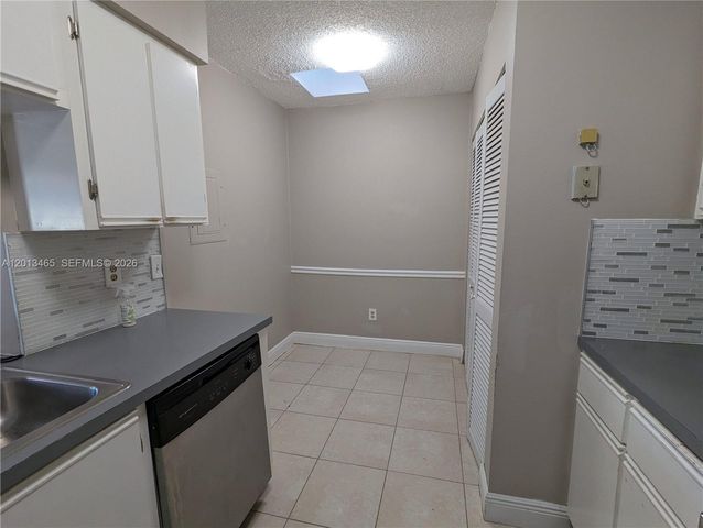 18308 NW 68th Ave D, Hialeah, FL 33015