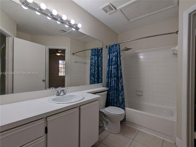 18308 NW 68th Ave D, Hialeah, FL 33015