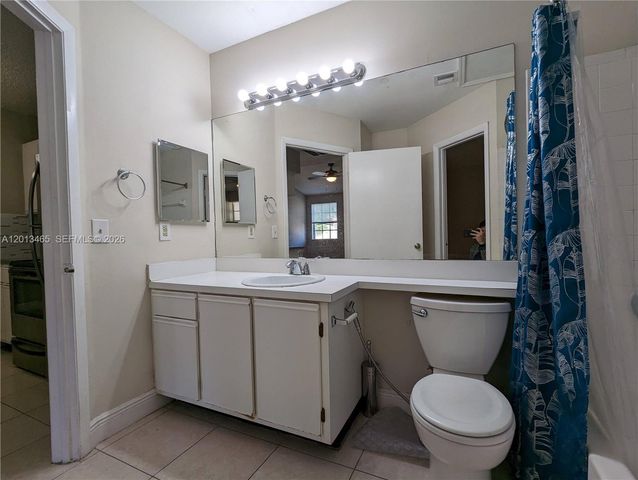 18308 NW 68th Ave D, Hialeah, FL 33015