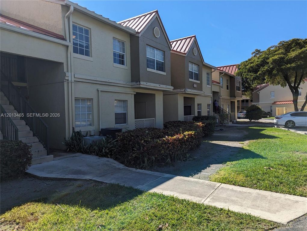 18308 NW 68th Ave D, Hialeah, FL 33015