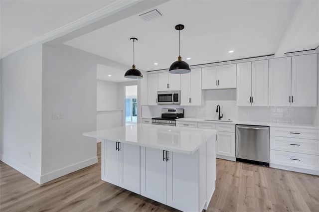 2647 SYDELLE STREET, Sarasota, FL 34237