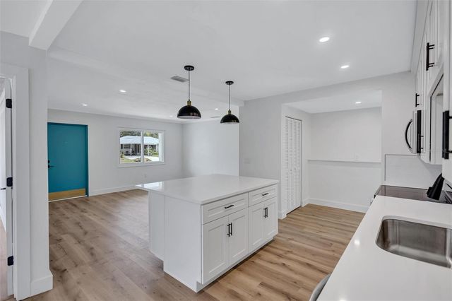 2647 SYDELLE STREET, Sarasota, FL 34237