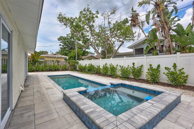 2647 SYDELLE STREET, Sarasota, FL 34237