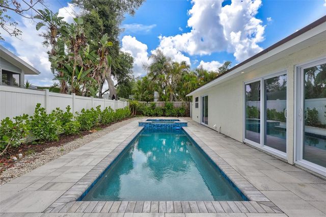 2647 SYDELLE STREET, Sarasota, FL 34237