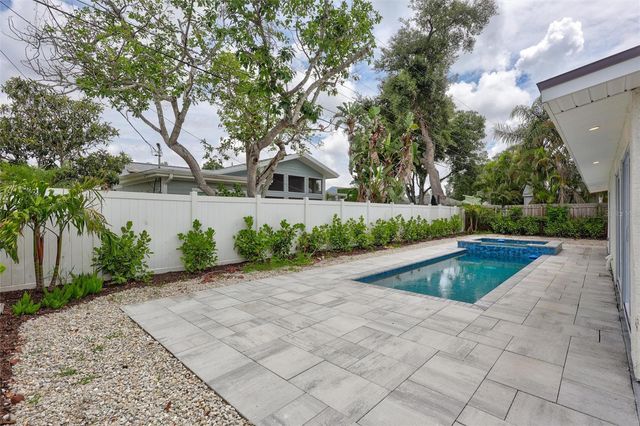 2647 SYDELLE STREET, Sarasota, FL 34237