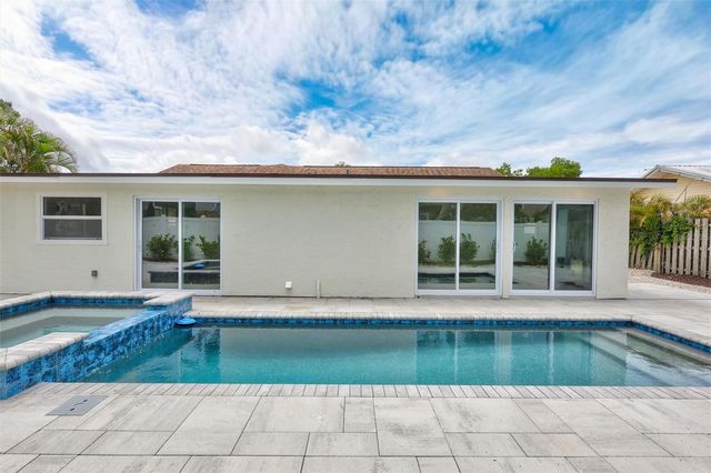 2647 SYDELLE STREET, Sarasota, FL 34237
