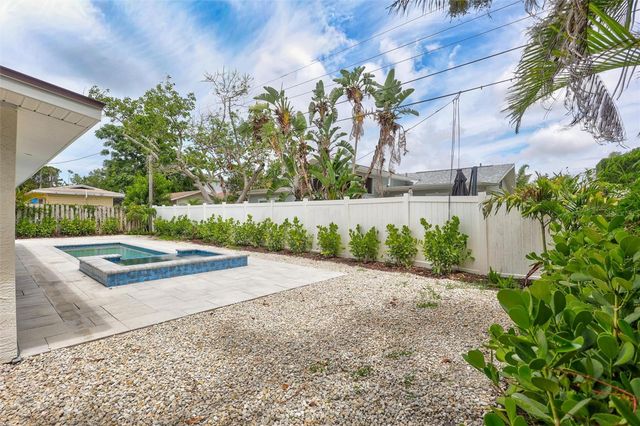 2647 SYDELLE STREET, Sarasota, FL 34237