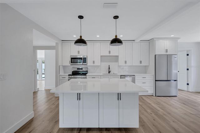 2647 SYDELLE STREET, Sarasota, FL 34237