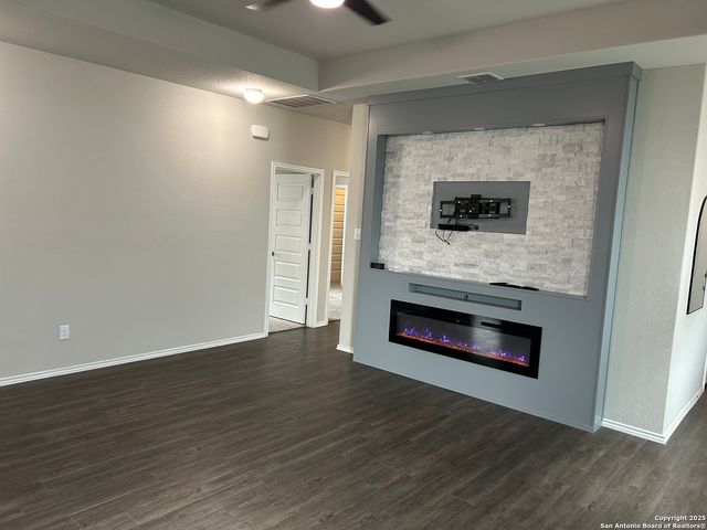2435 DRY MOSS WAY, San Antonio, TX 78224