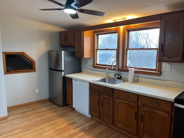 24 Pleasant St 3, Wakefield, MA 01880