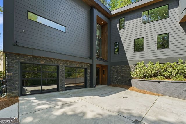 575 Mountain Way NE, Atlanta, GA 30342