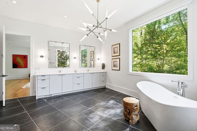 575 Mountain Way NE, Atlanta, GA 30342
