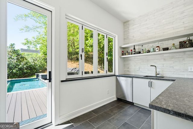 575 Mountain Way NE, Atlanta, GA 30342