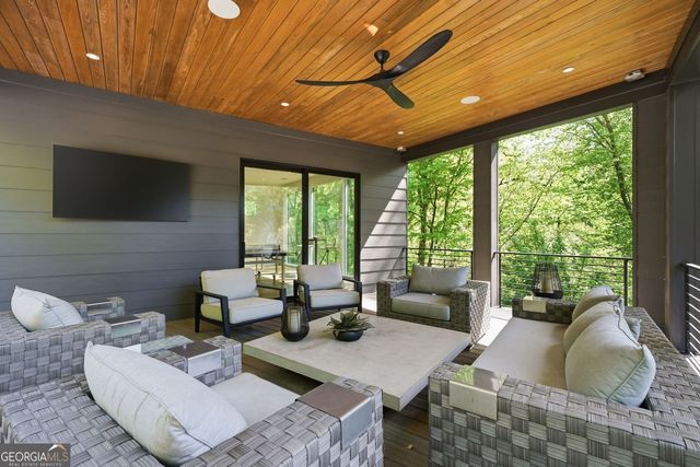 575 Mountain Way NE, Atlanta, GA 30342