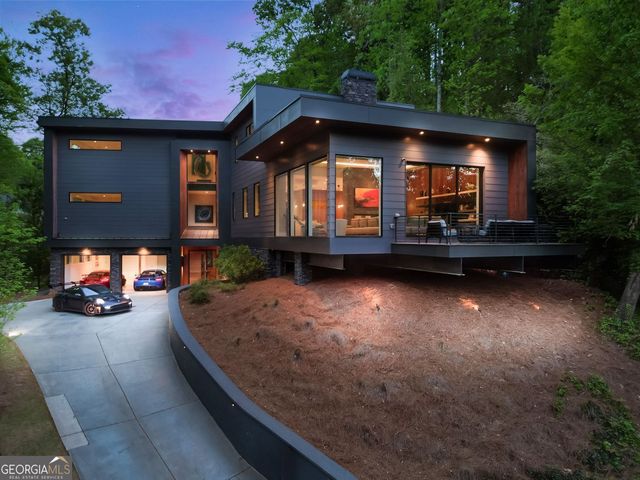 575 Mountain Way NE, Atlanta, GA 30342