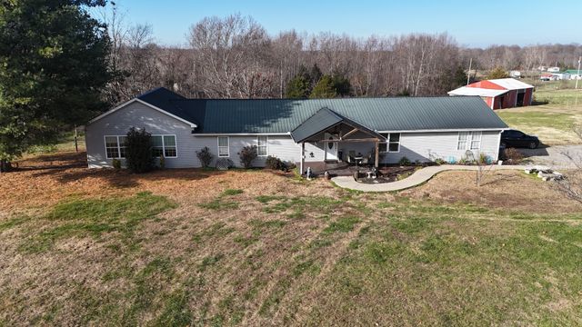 95 Fescue Ln, Lafayette, TN 37083