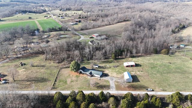 95 Fescue Ln, Lafayette, TN 37083