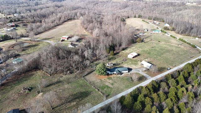 95 Fescue Ln, Lafayette, TN 37083