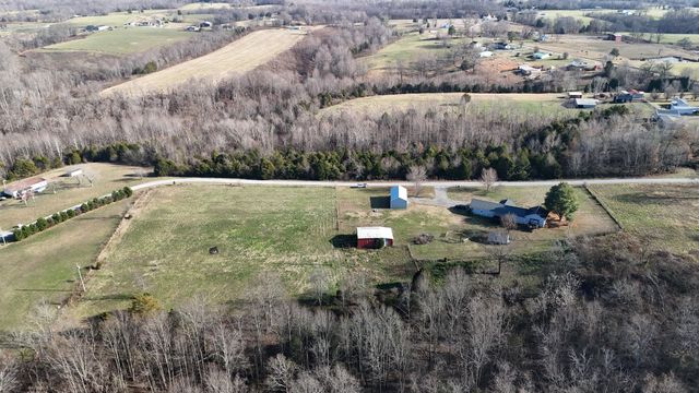 95 Fescue Ln, Lafayette, TN 37083