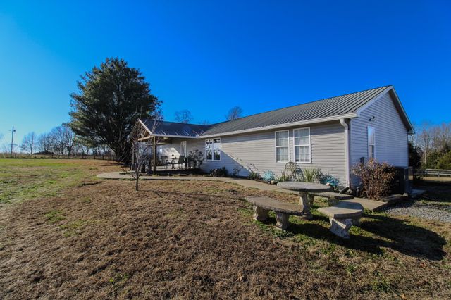 95 Fescue Ln, Lafayette, TN 37083