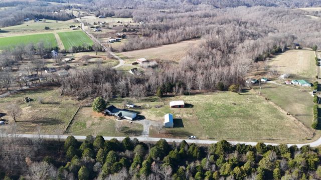 95 Fescue Ln, Lafayette, TN 37083