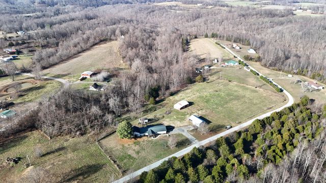 95 Fescue Ln, Lafayette, TN 37083