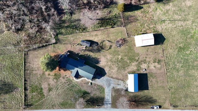 95 Fescue Ln, Lafayette, TN 37083