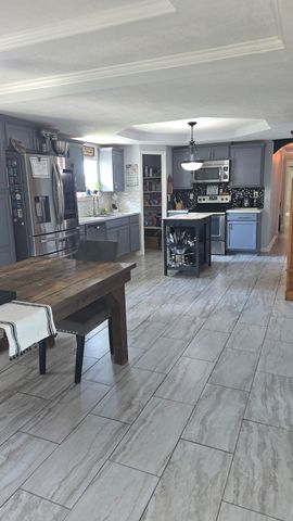 95 Fescue Ln, Lafayette, TN 37083