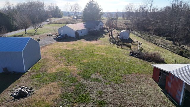 95 Fescue Ln, Lafayette, TN 37083