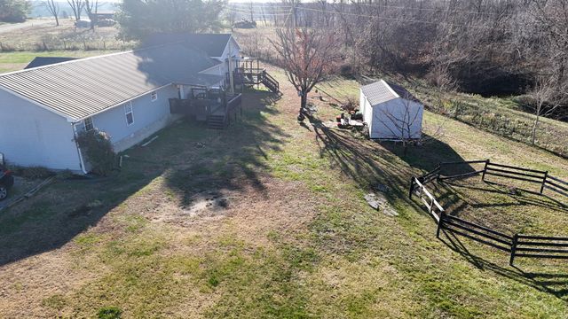 95 Fescue Ln, Lafayette, TN 37083