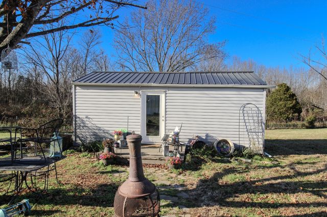 95 Fescue Ln, Lafayette, TN 37083