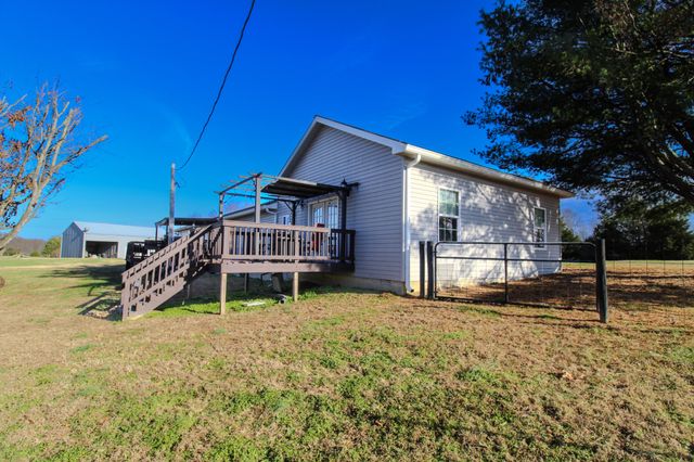 95 Fescue Ln, Lafayette, TN 37083