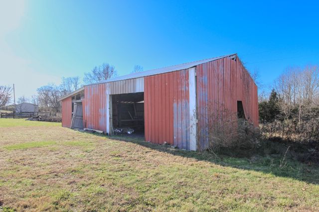 95 Fescue Ln, Lafayette, TN 37083