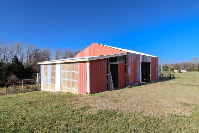 95 Fescue Ln, Lafayette, TN 37083