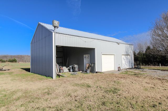 95 Fescue Ln, Lafayette, TN 37083